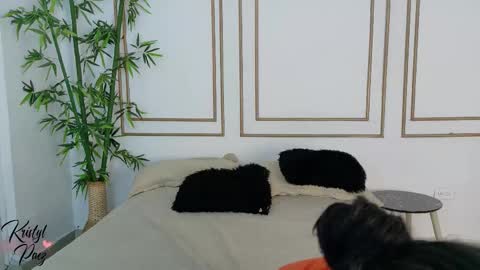 Cristina online show from November 2025 03:54:02 PM