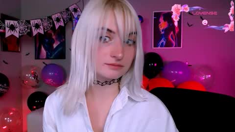 Snapshot of kristylovee chatting on October 2025 09:48:02 PM Kristy online show from October 2025 09:48:02 PM