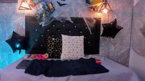 Snapshot of krystal_taylor23 chatting on October 2025 11:57:02 AM Kystal Taylor online show from October 2025 11:57:02 AM