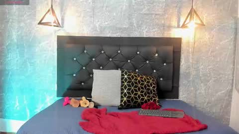 Kystal Taylor online show from November 2025 11:27:02 AM