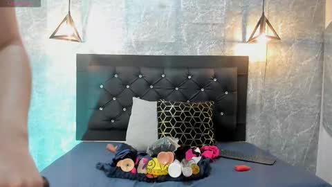 Kystal Taylor online show from November 2025 10:59:01 AM