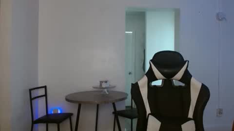 Krystal Blake online show from October 2025 05:17:01 PM