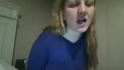 Snapshot of krystals_krystal chatting on January 2025 10:29:02 AM Krystal online show from January 2025 10:29:02 AM