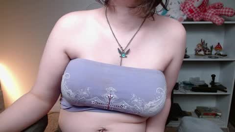 Krystal Syx online show from April 2026 05:33:01 PM