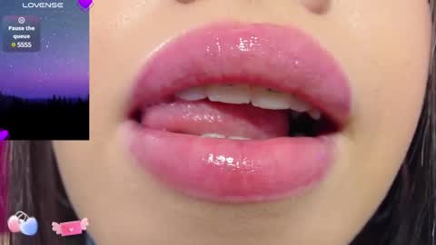 Snapshot of krysten_ritter2 chatting on December 2024 10:07:01 AM krys online show from December 2024 10:07:01 AM