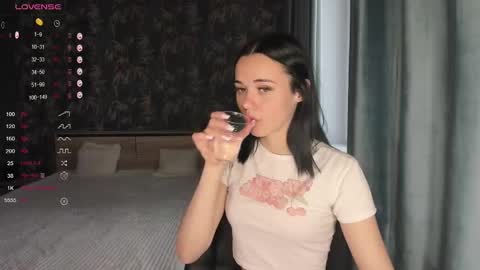 Ksenia online show from September 2025 01:56:02 PM