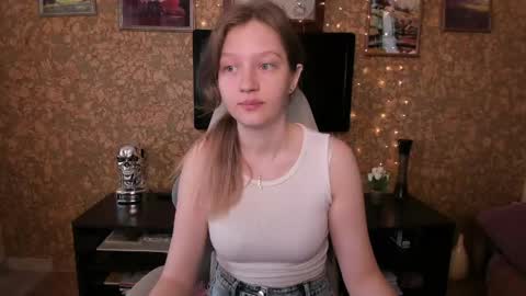 Snapshot of ksuhesa chatting on April 2026 08:08:01 AM ksuhesa online show from April 2026 08:08:01 AM