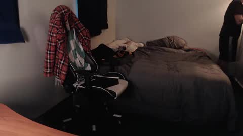 Snapshot of kuggy570 chatting on December 2024 01:32:02 PM Kuggy online show from December 2024 01:32:02 PM