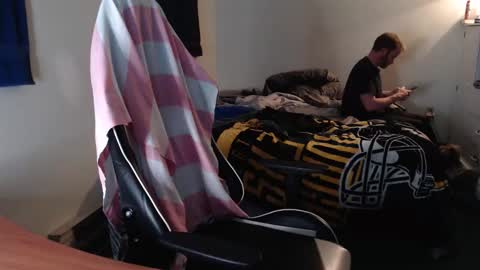 Kuggy online show from November 2025 10:15:01 PM