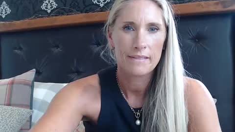 Snapshot of kumfoxlive chatting on January 2025 02:14:01 AM Lucy online show from January 2025 02:14:01 AM