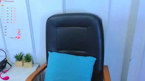 Snapshot of kuro_ren chatting on October 2025 01:45:02 PM Ren online show from October 2025 01:45:02 PM