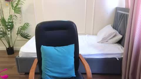 Snapshot of kuro_ren chatting on March 2026 03:43:02 AM Ren online show from March 2026 03:43:02 AM