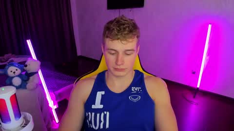 kurt_hanssen online show from December 2024 04:28:01 PM