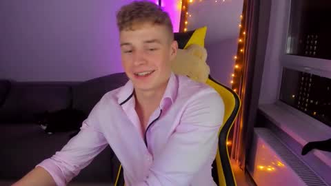 kurt_hanssen online show from November 2025 08:25:02 PM