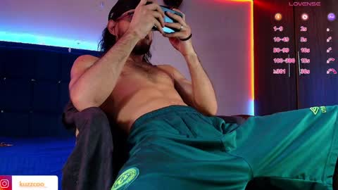 Snapshot of kuzzcoo chatting on April 2026 01:49:01 PM kuzzcoo online show from April 2026 01:49:01 PM