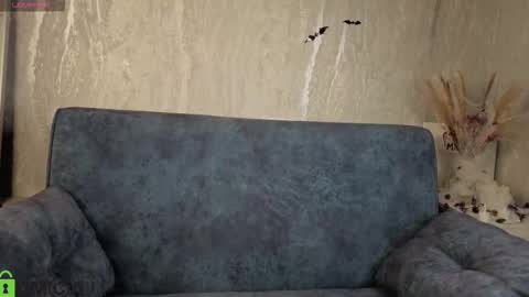 Snapshot of kvetachka chatting on November 2025 01:19:02 AM Kvetachka Thu-Sun 0900am-1500pmGTM2 online show from November 2025 01:19:02 AM