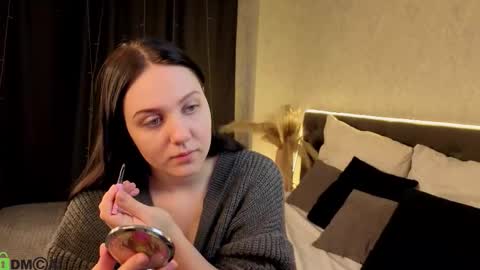 Snapshot of kvetachka chatting on November 2025 02:12:02 AM Kvetachka Thu-Sun 0900am-1500pmGTM2 online show from November 2025 02:12:02 AM