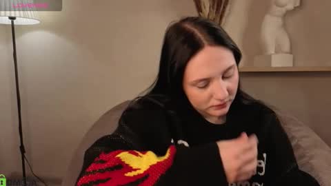 Snapshot of kvetachka chatting on November 2025 01:41:02 AM Kvetachka Thu-Sun 0900am-1500pmGTM2 online show from November 2025 01:41:02 AM