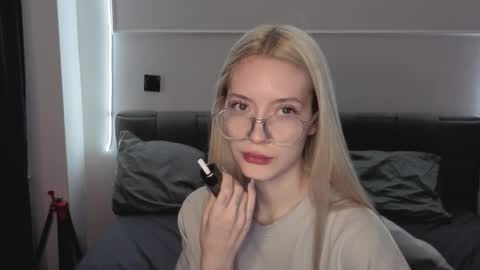 Snapshot of kvetapin chatting on December 2025 10:32:01 AM Bella and Alexandra online show from December 2025 10:32:01 AM