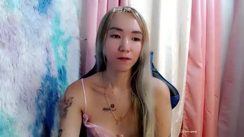 Snapshot of kweenie1026 chatting on May 2026 03:01:02 AM kweenie1026 online show from May 2026 03:01:02 AM