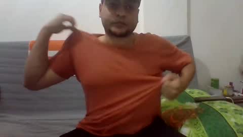 Snapshot of kwt8933 chatting on February 2025 05:26:02 AM khalid 89 online show from February 2025 05:26:02 AM