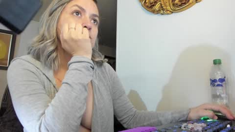 kyhara online show from January 2025 05:02:01 AM