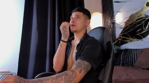 kylesmithx_ online show from December 2025 10:48:02 PM