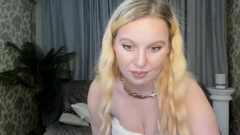 Kyley online show from October 2025 07:37:01 PM