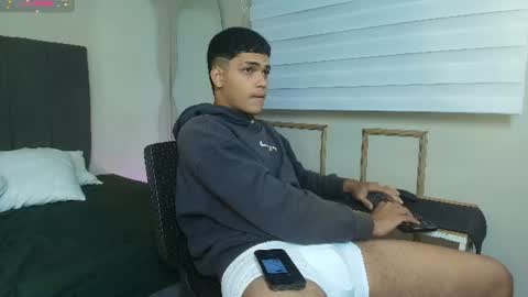 Kyliam online show from July 2026 09:22:01 PM
