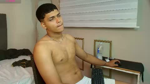 Kyliam online show from July 2026 01:32:02 AM