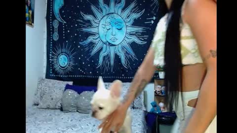 kylie online show from November 2025 10:09:02 PM