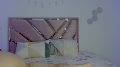 Snapshot of kylie_hudson chatting on April 2026 07:00:02 PM KYLIE online show from April 2026 07:00:02 PM