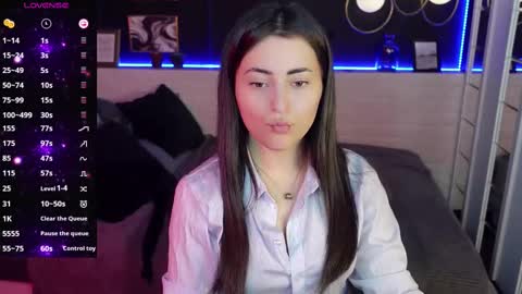 Kylie online show from February 2025 05:48:02 AM