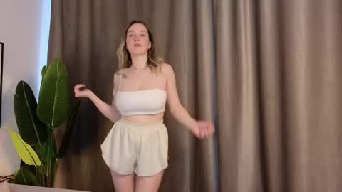 Anna online show from February 2025 09:41:01 AM