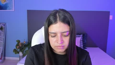 Kylie Reyes  online show from February 2025 07:30:01 PM