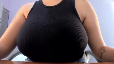 Snapshot of kylie_reyes chatting on June 2026 08:19:02 PM Kylie Reyes online show from June 2026 08:19:02 PM