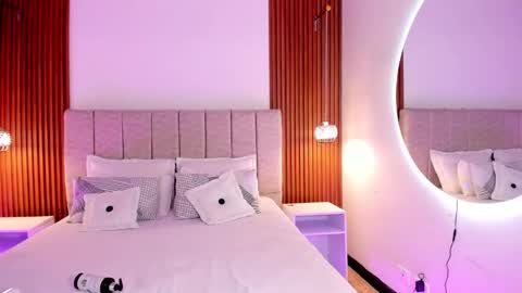 kloe sofia online show from September 2025 01:44:02 PM