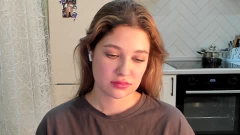 Snapshot of kylieblond chatting on December 2024 05:05:01 PM Din online show from December 2024 05:05:01 PM