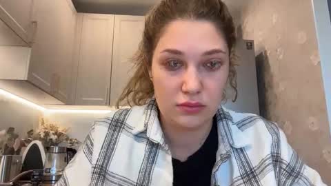 Snapshot of kylieblond chatting on April 2026 01:15:02 PM Din online show from April 2026 01:15:02 PM