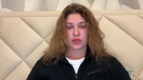 Snapshot of kylieblond chatting on April 2026 09:32:02 PM Din online show from April 2026 09:32:02 PM