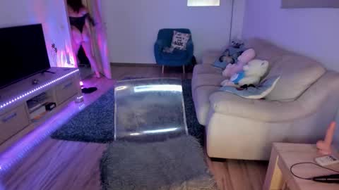 KYLIE online show from September 2025 04:57:02 AM