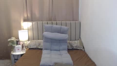 kyliefox22 online show from March 2026 03:50:01 PM