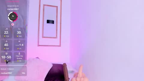 Kylie  online show from September 2025 07:46:02 PM