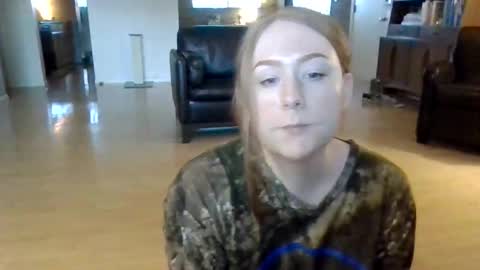 Snapshot of kylieredd chatting on May 2026 01:44:01 AM kylieredd online show from May 2026 01:44:01 AM