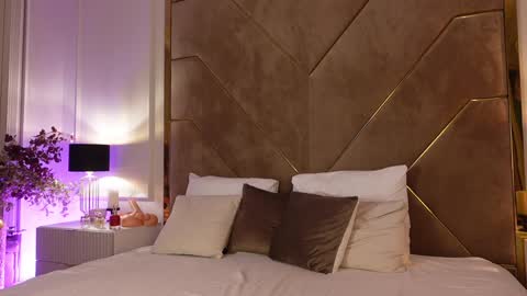 Kylie  online show from January 2025 04:09:01 AM