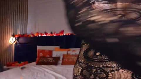 Kylie  online show from October 2025 08:37:02 AM