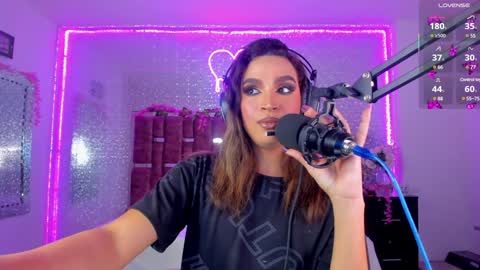 Snapshot of kylievictoria_ chatting on January 2025 04:41:01 AM Kylie online show from January 2025 04:41:01 AM