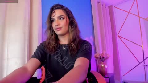 Snapshot of kylievictoria_ chatting on February 2025 04:54:01 AM Kylie online show from February 2025 04:54:01 AM