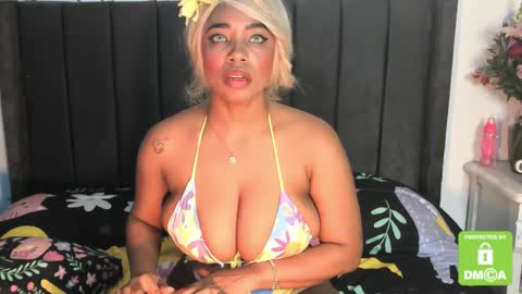 kylie white boobs online show from March 2025 10:50:02 PM