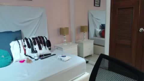 Snapshot of kyliiebaker chatting on November 2025 11:22:01 AM Kylie online show from November 2025 11:22:01 AM